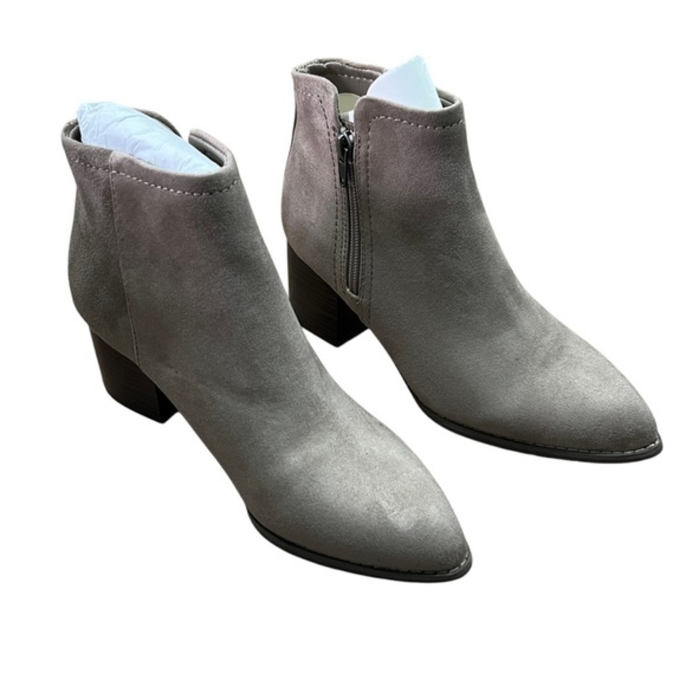 NWOB BC Born in California Slip on Boots 2.5 inch heal tan in color Size 6.5